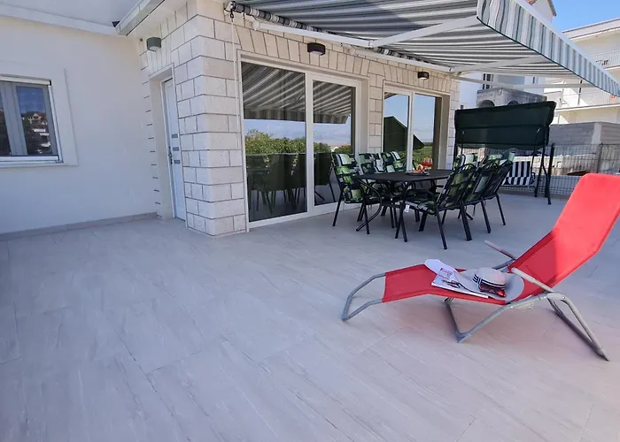 Apartment Luxury Ani Ii With Jacuzzi