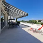 Apartment Luxury Ani Ii With Jacuzzi