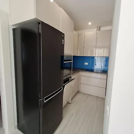 Luxury Ani Ii With Jacuzzi Sutivan