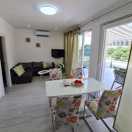 Luxury Ani Ii With Jacuzzi Appartement Sutivan