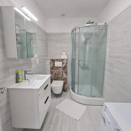 Luxury Ani Ii With Jacuzzi Sutivan
