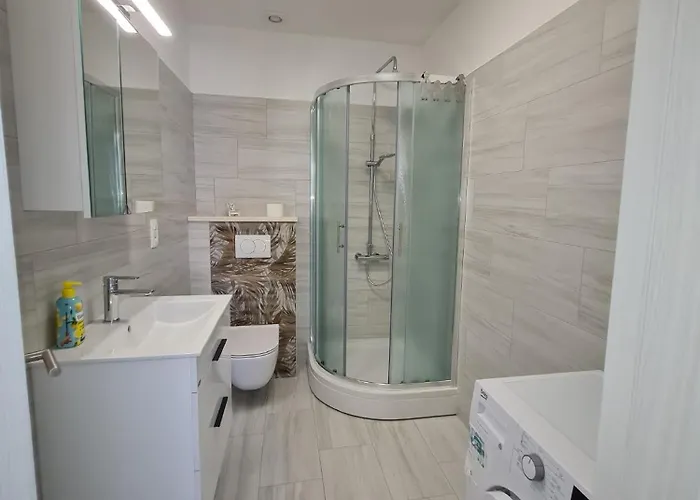Luxury Ani Ii With Jacuzzi شقة